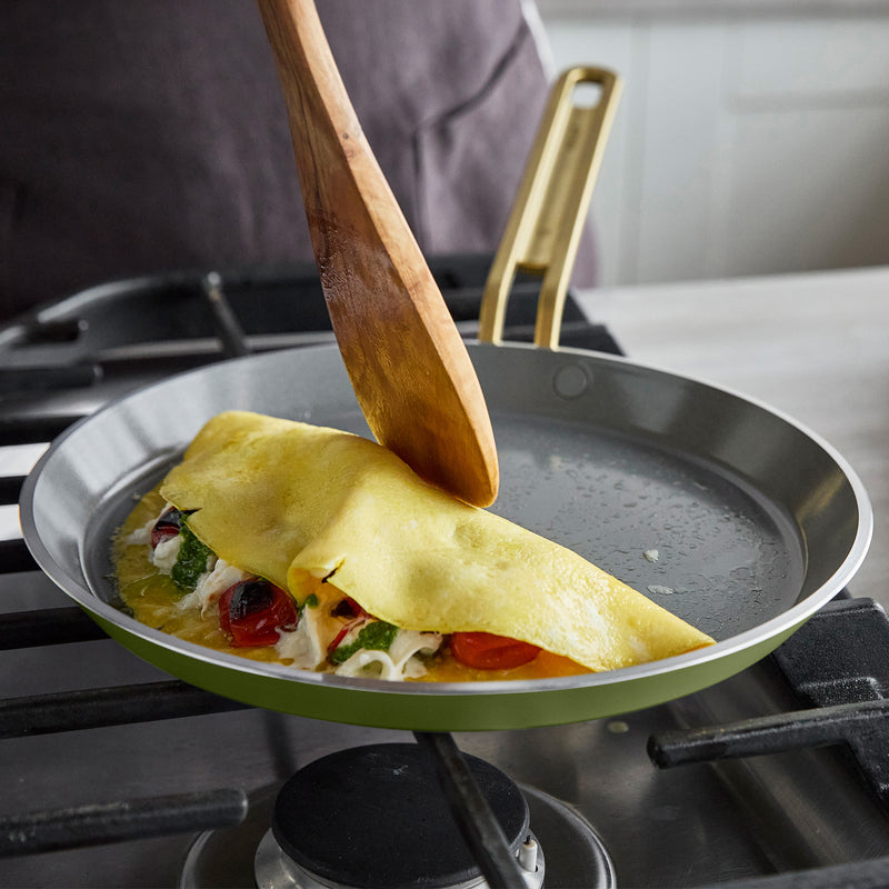 GreenPan x Stanley Tucci 25 cm Krep/Pankek Tavası – Zeytin Yeşili