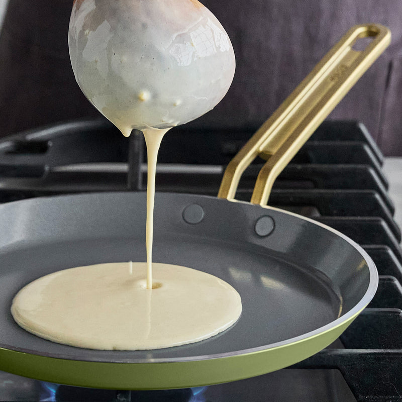 GreenPan x Stanley Tucci 25 cm Krep/Pankek Tavası – Zeytin Yeşili