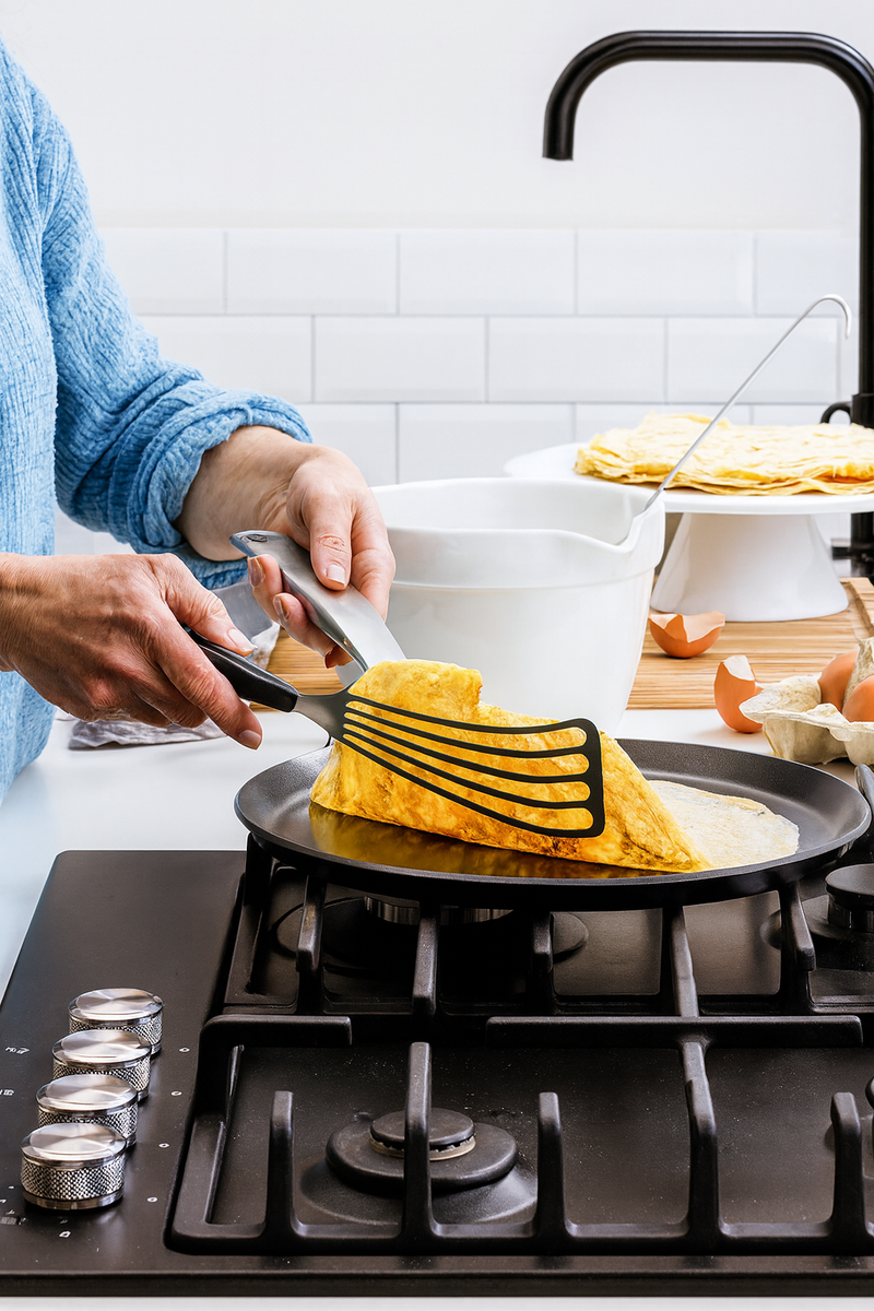 GreenPan Copenhagen 28 cm Pankek Tava | Elmaslarla Güçlendirilmiş Thermolon™ Seramik Yüzey | PFAS İçermez | %25 Daha Geniş Pişirme Alanı | Anodize Gövde | Paslanmaz Çelik Sap | 220°C Fırın Dayanımı | İndüksiyon Uyumlu